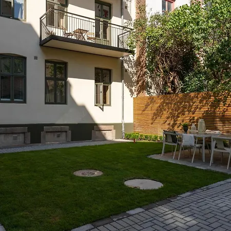 Lokka I Penthouse With Private Rooftop I 2-bedroom With Double Queen & 2 Bathrooms
