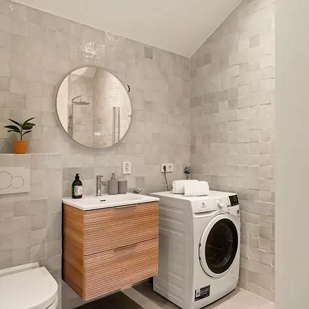 Dinbnb Gruenerlokka I Penthouse With Private Rooftop I 2-bedroom With Double Queen & 2 Bathrooms Oslo