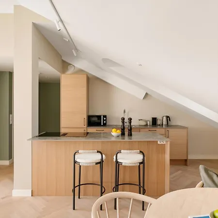 Lokka I Penthouse With Private Rooftop I 2-bedroom With Double Queen & 2 Bathrooms
