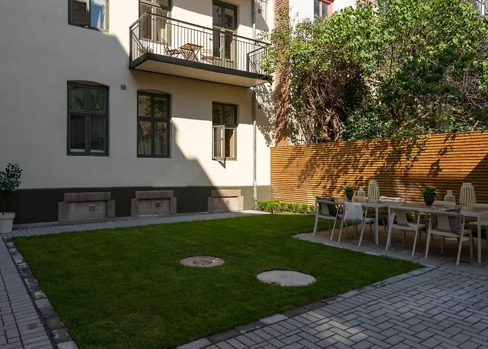 Lokka I Penthouse With Private Rooftop I 2-bedroom With Double Queen & 2 Bathrooms