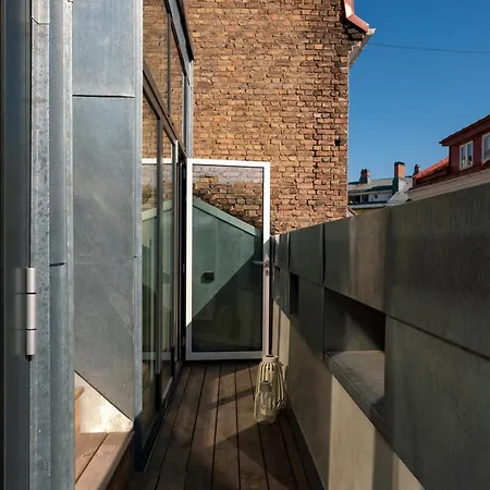 Lokka I Penthouse With Private Rooftop I 2-bedroom With Double Queen & 2 Bathrooms *